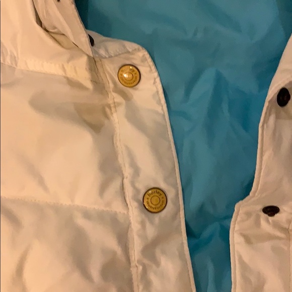 White puffy vest - Picture 5 of 6